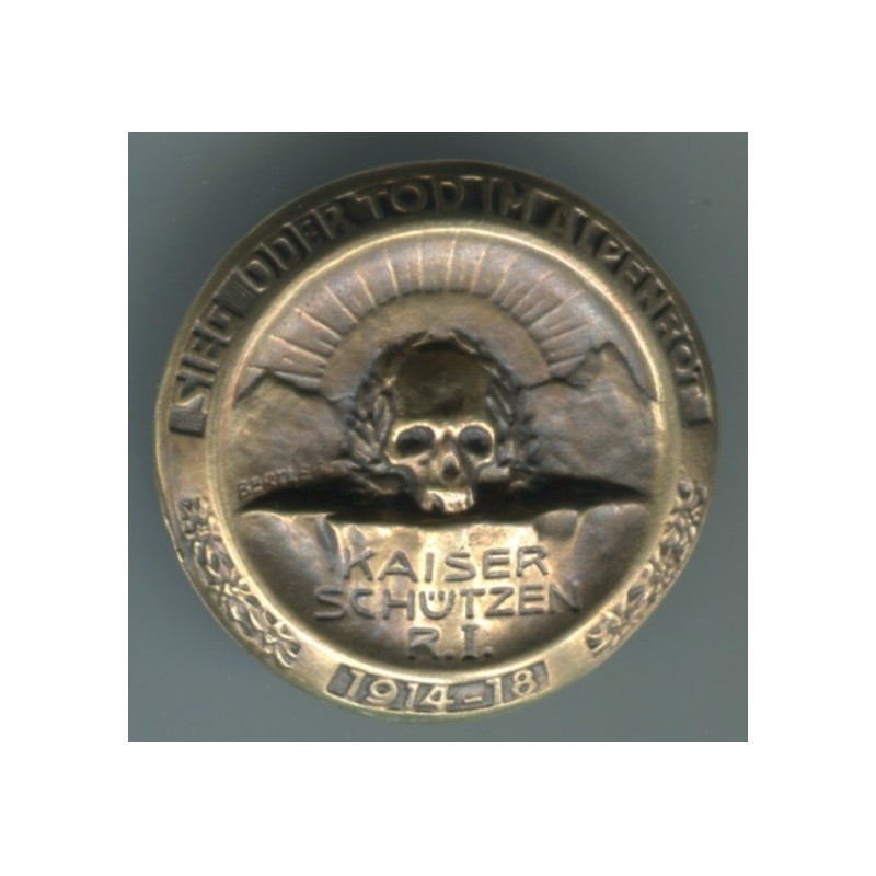Distintivo 1 reggimento KaiserSchtzen di Trento con il motto Vittoria o morte sulle alpi rosse. Dimensioni: 34x34 mm