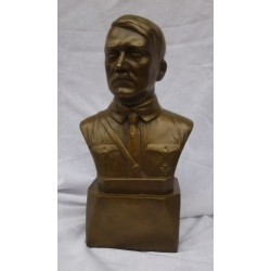 Busto in resina colata a freddo di Adolf Hitler. Rifinito in bronzo. La statua  alta 22 cm