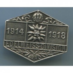 Badge EdelweissDivision 19141918. Dimensions: 36x30 mm