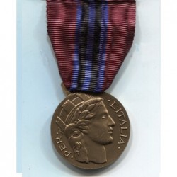 Volunteer Medal of the Italian East African War A.O with ribbon