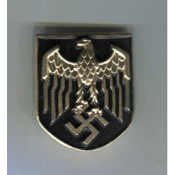 KM helmet badge